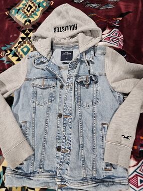 Hollister Girls' Light Wash Denim Jacket with Gray Hoodie Sleeves
